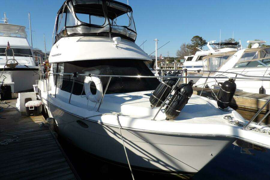 28ft Carver Yacht For Sale
