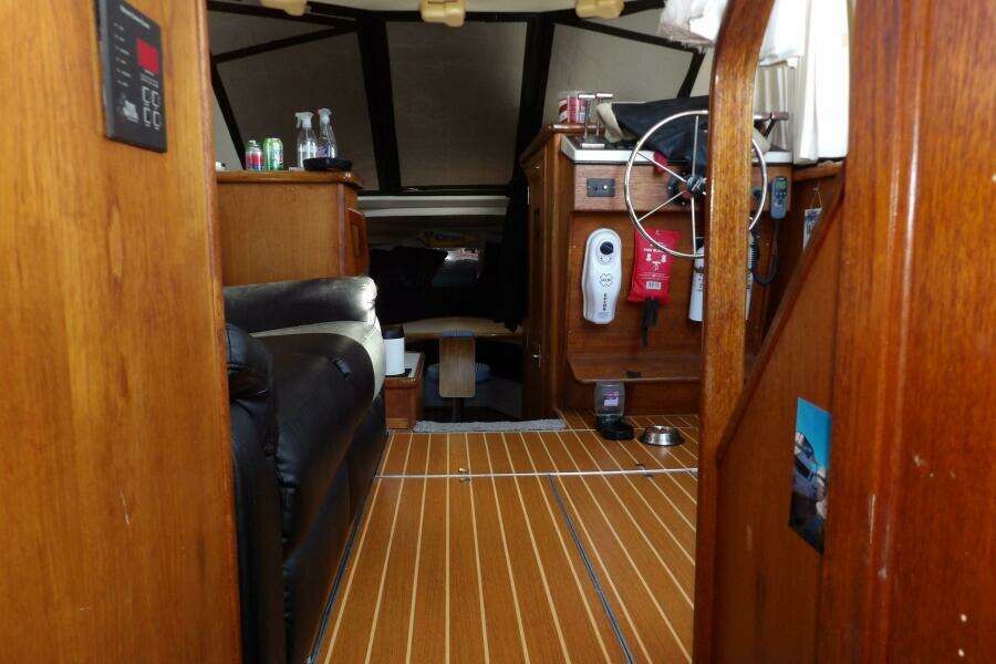 28ft Carver Yacht For Sale