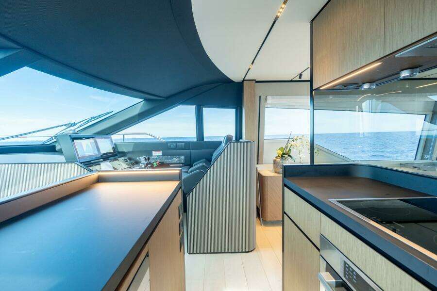 72ft Ferretti Yachts Yacht For Sale