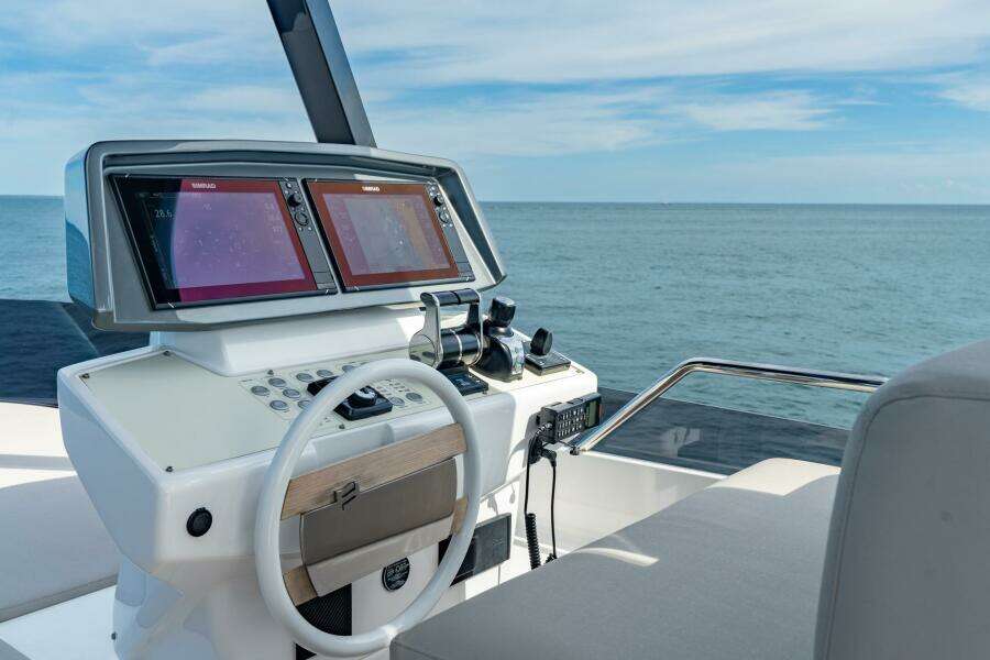 72ft Ferretti Yachts Yacht For Sale