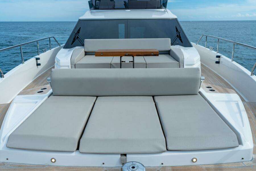 72ft Ferretti Yachts Yacht For Sale
