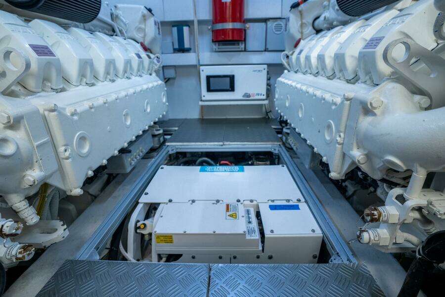 72ft Ferretti Yachts Yacht For Sale