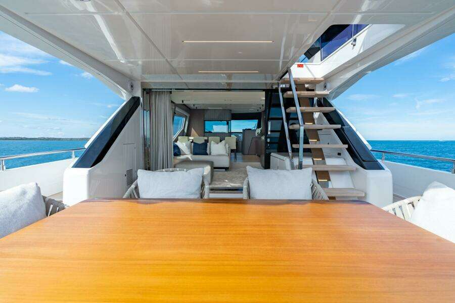 72ft Ferretti Yachts Yacht For Sale