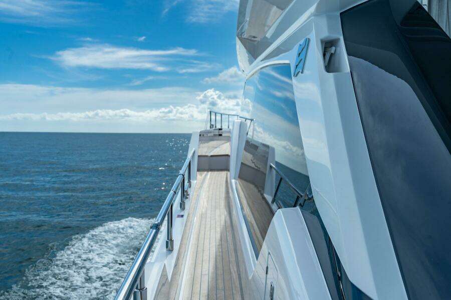 72ft Ferretti Yachts Yacht For Sale