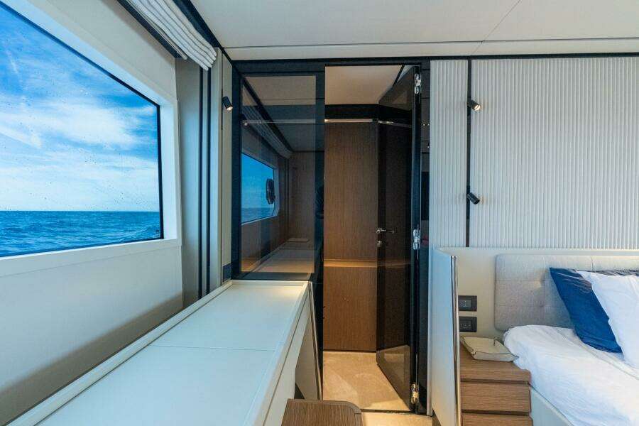 72ft Ferretti Yachts Yacht For Sale