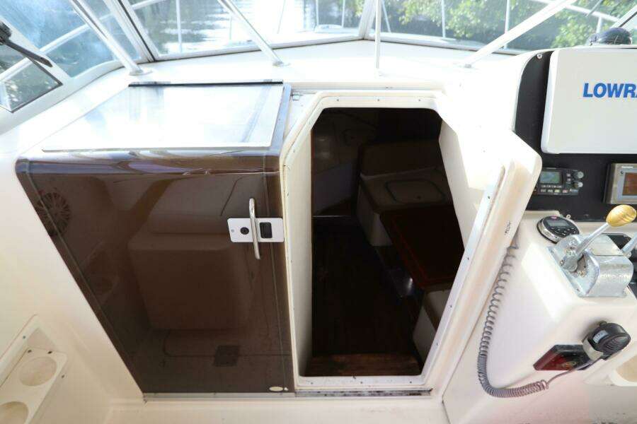 30ft Pursuit Yacht For Sale