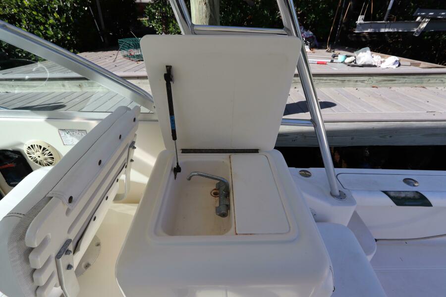 30' 2000 Pursuit 3000 Express