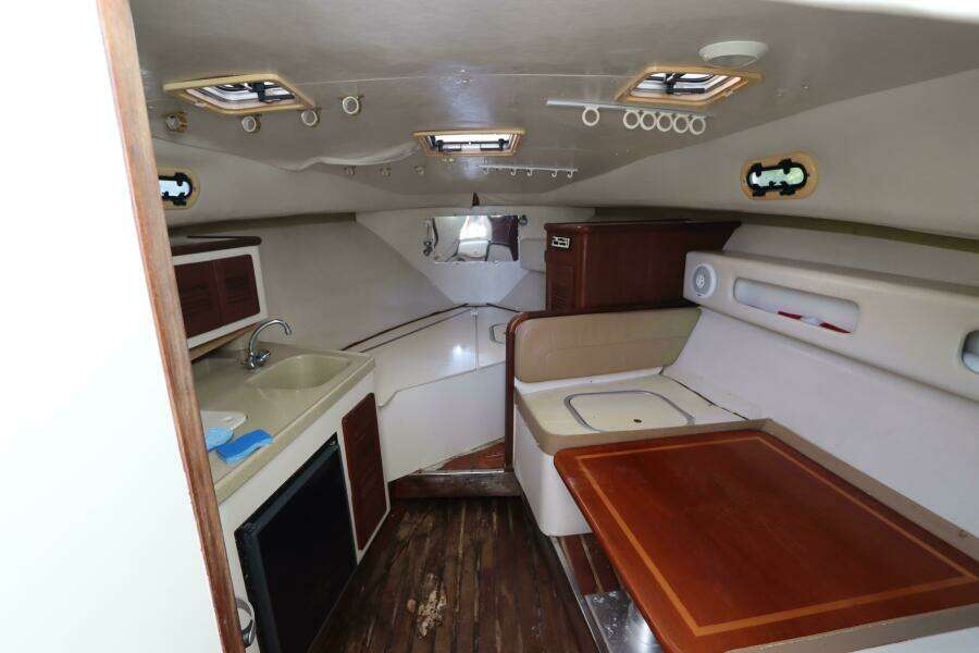 30ft Pursuit Yacht For Sale