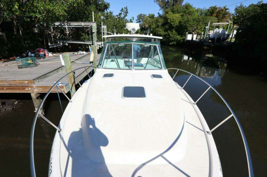 30ft Pursuit Yacht For Sale