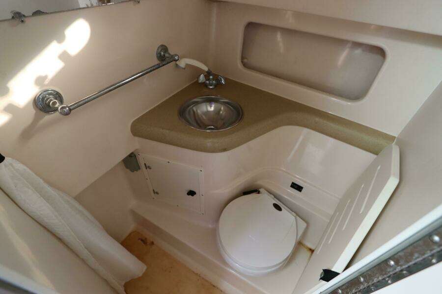 30ft Pursuit Yacht For Sale