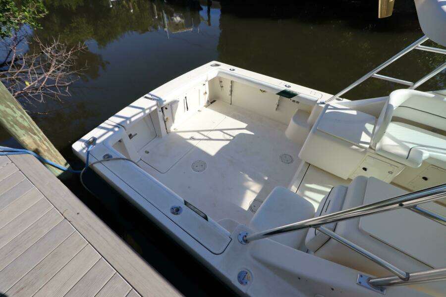 30ft Pursuit Yacht For Sale