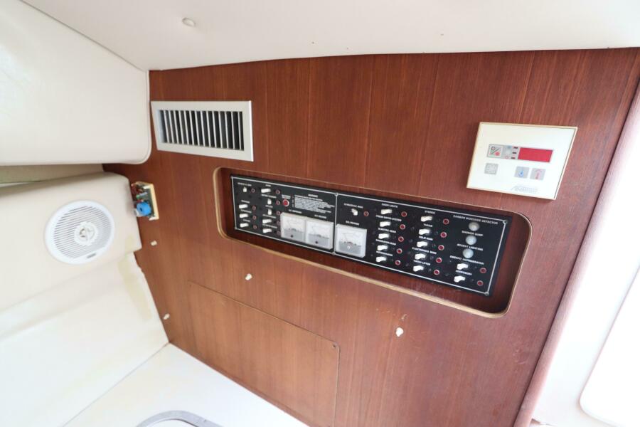 30' 2000 Pursuit 3000 Express