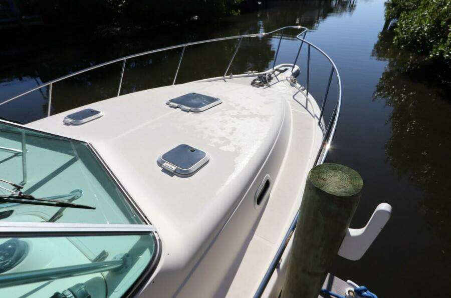 30ft Pursuit Yacht For Sale