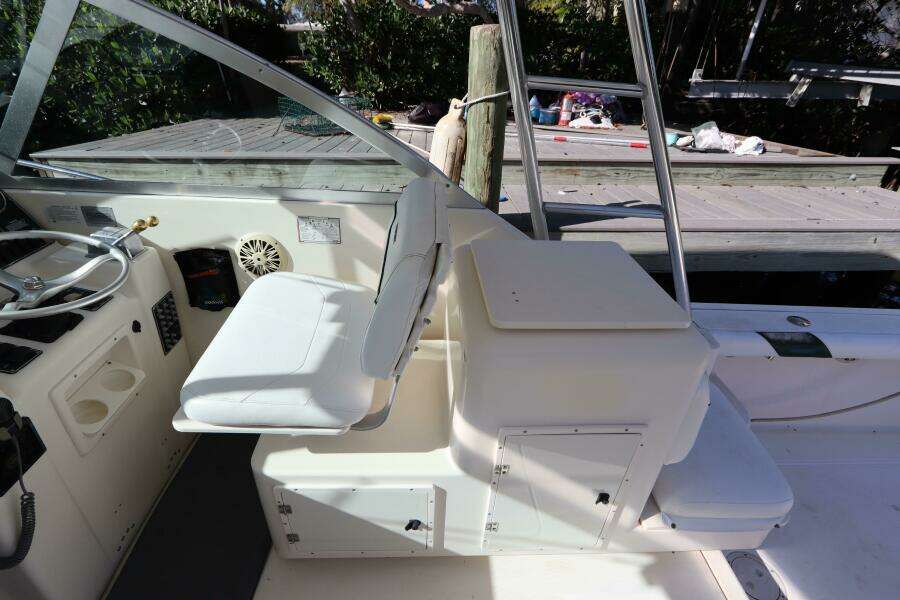 30ft Pursuit Yacht For Sale