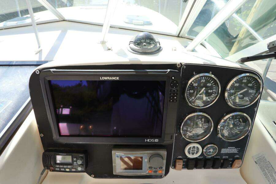 30ft Pursuit Yacht For Sale