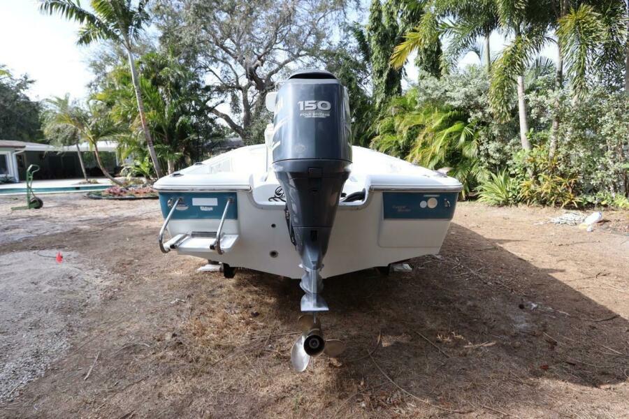 21' 2010 Sea Hunt XP 21