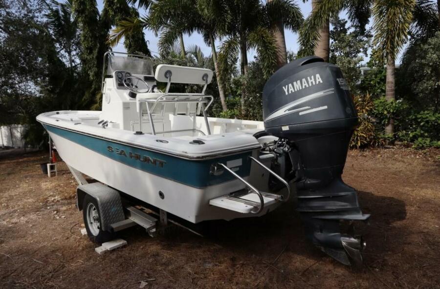 21' 2010 Sea Hunt XP 21
