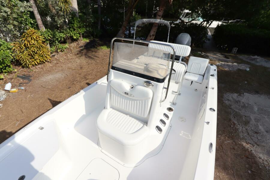 21' 2010 Sea Hunt XP 21