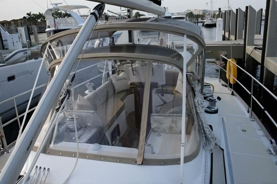 46' 2012 Hylas 46