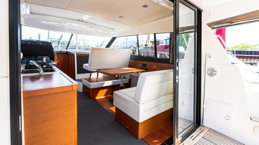 36' 2018 Jeanneau NC 11