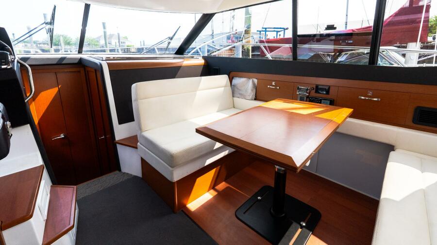 36' 2018 Jeanneau NC 11