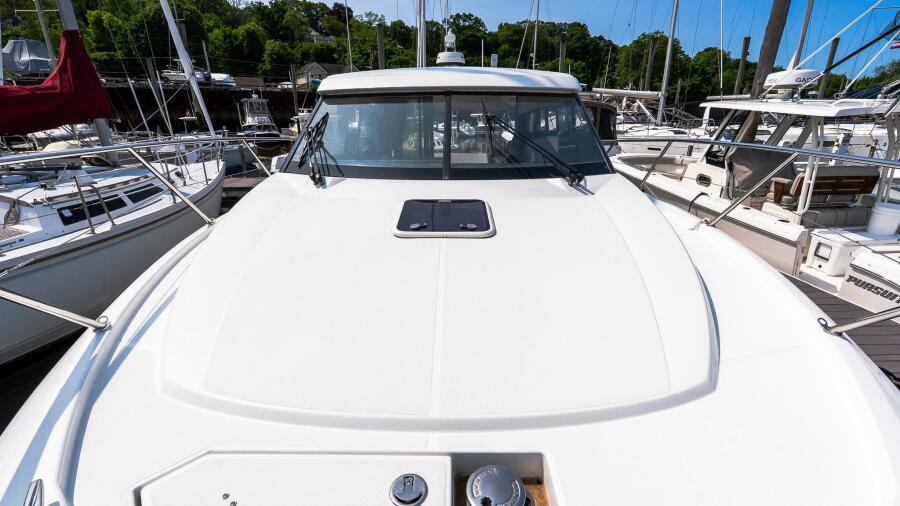 36' 2018 Jeanneau NC 11