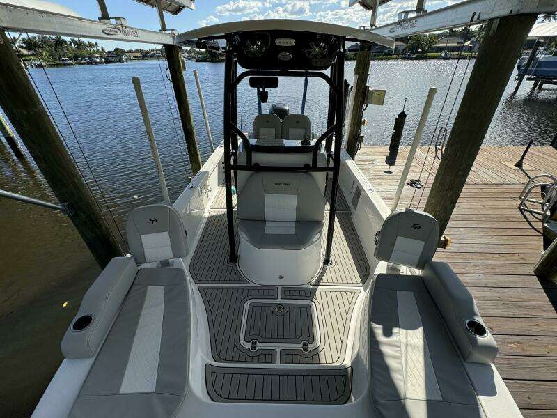 24 SeaPro 2019 From The Bow