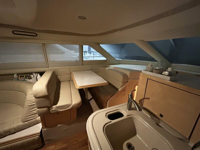 56' 1999 Sea Ray 560 Sedan Bridge