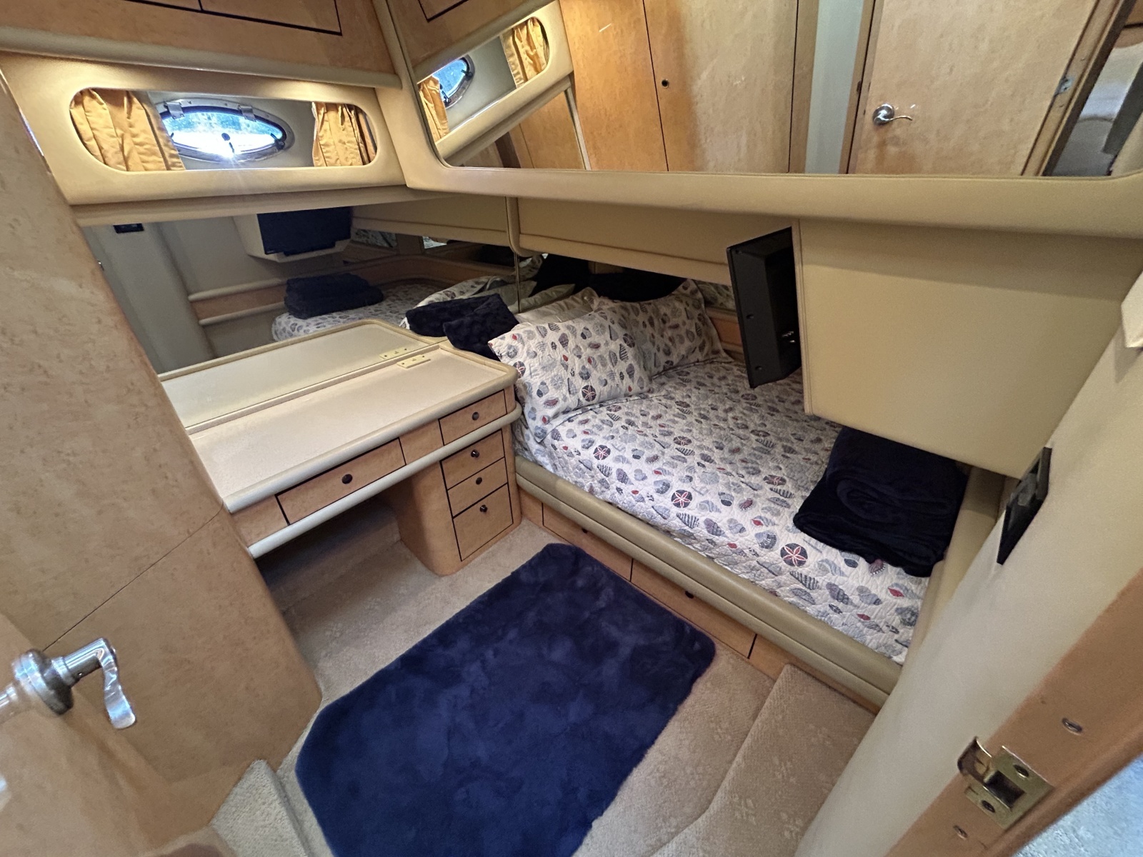 1999 Sea Ray 560 Sedan Bridge