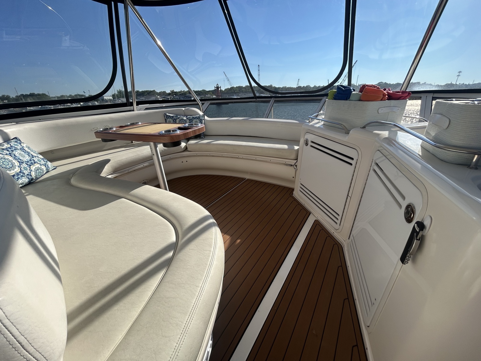 1999 Sea Ray 560 Sedan Bridge