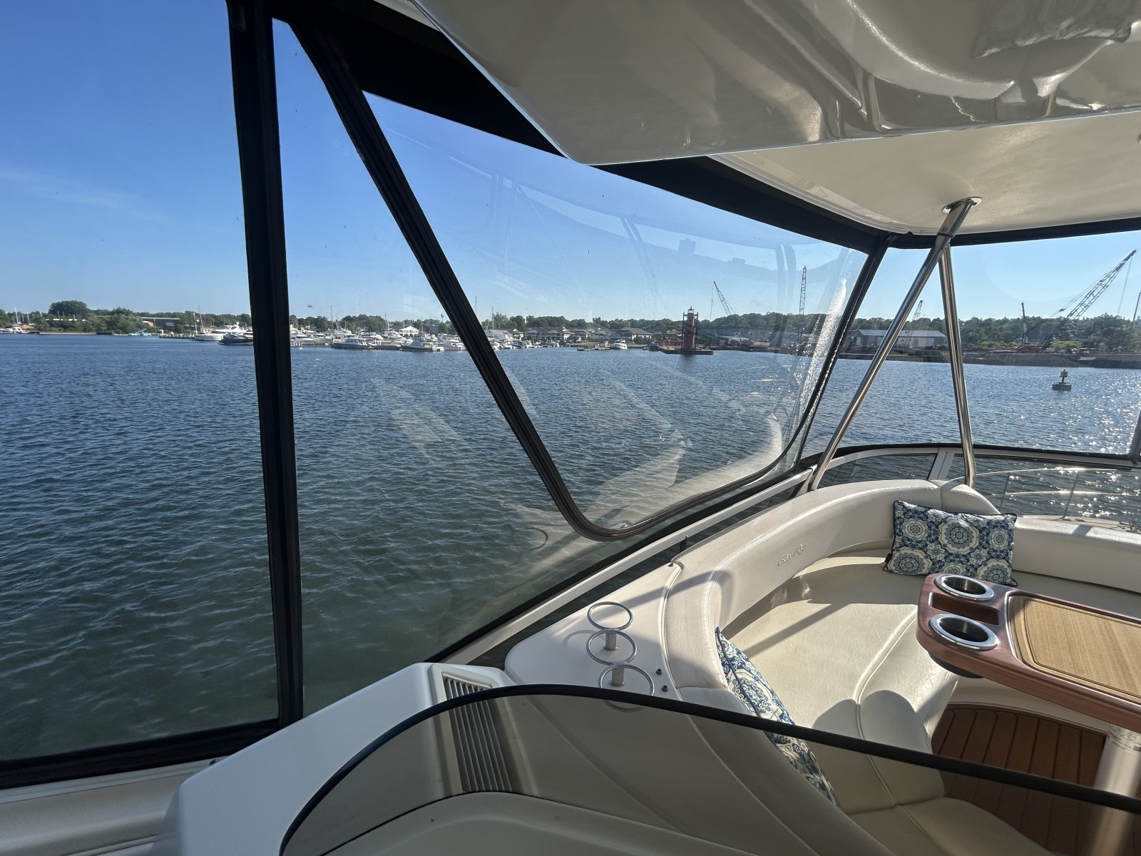 1999 Sea Ray 560 Sedan Bridge