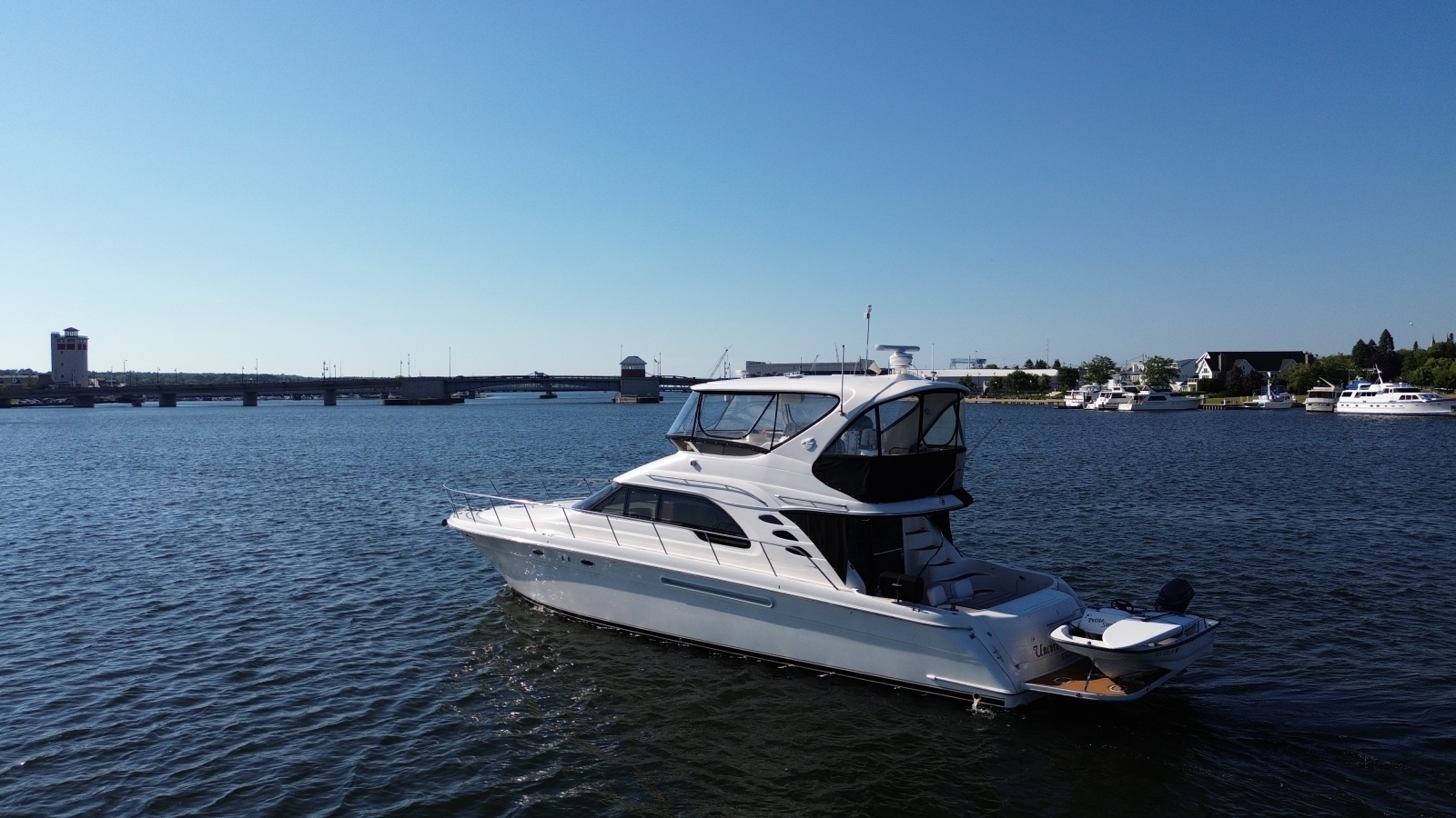 1999 Sea Ray 560 Sedan Bridge