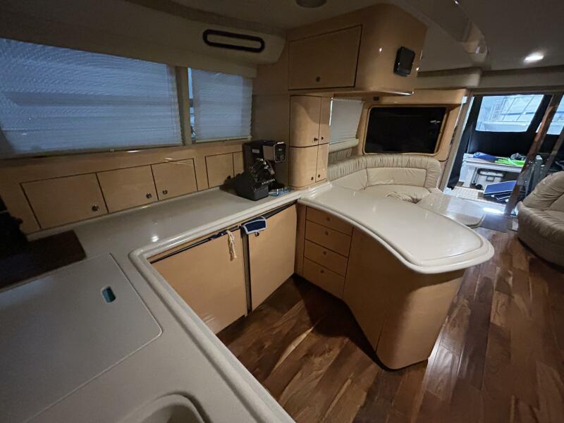 56' 1999 Sea Ray 560 Sedan Bridge