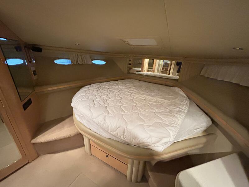 56' 1999 Sea Ray 560 Sedan Bridge