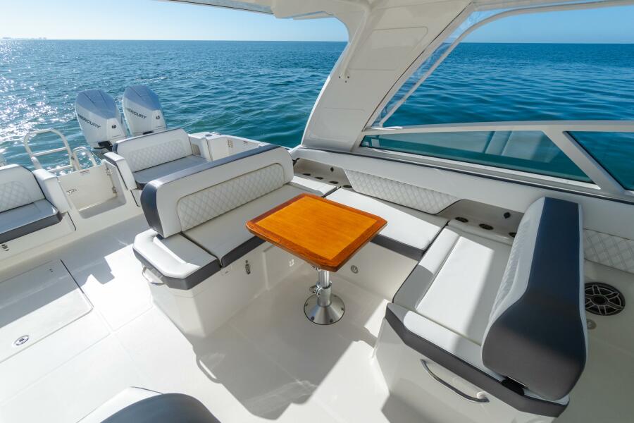 40' 2024 World Cat 400 DC-X