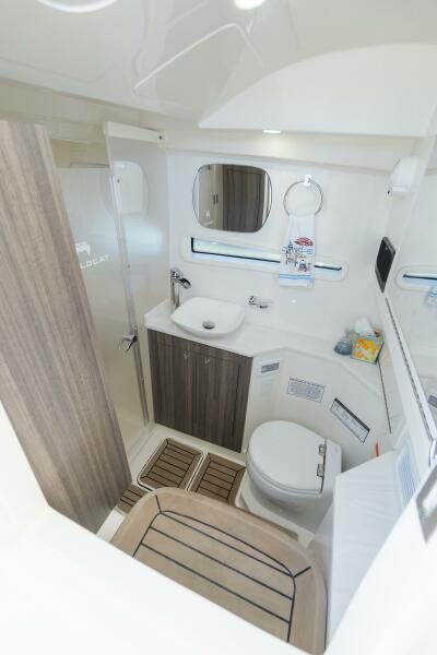 40' 2024 World Cat 400 DC-X