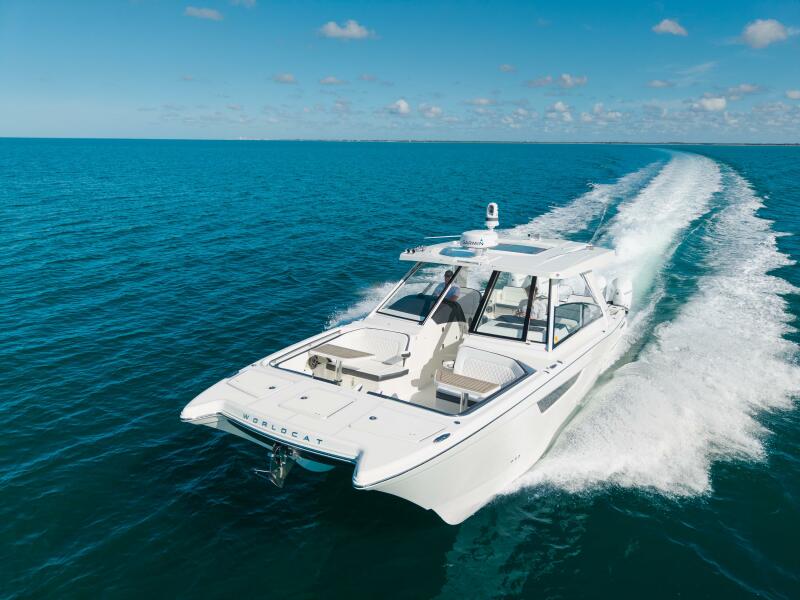 40' 2024 World Cat 400 DC-X