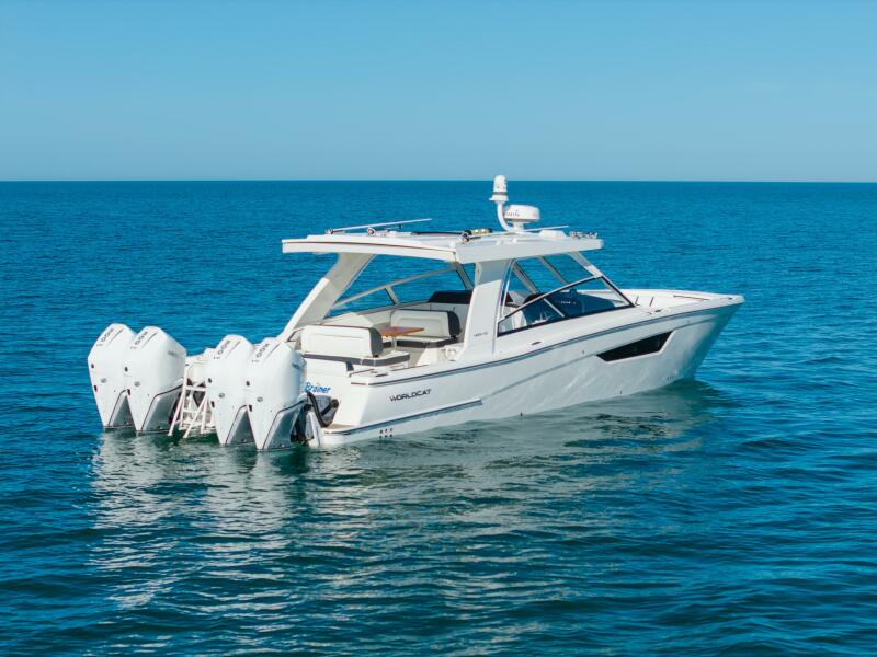 40' 2024 World Cat 400 DC-X