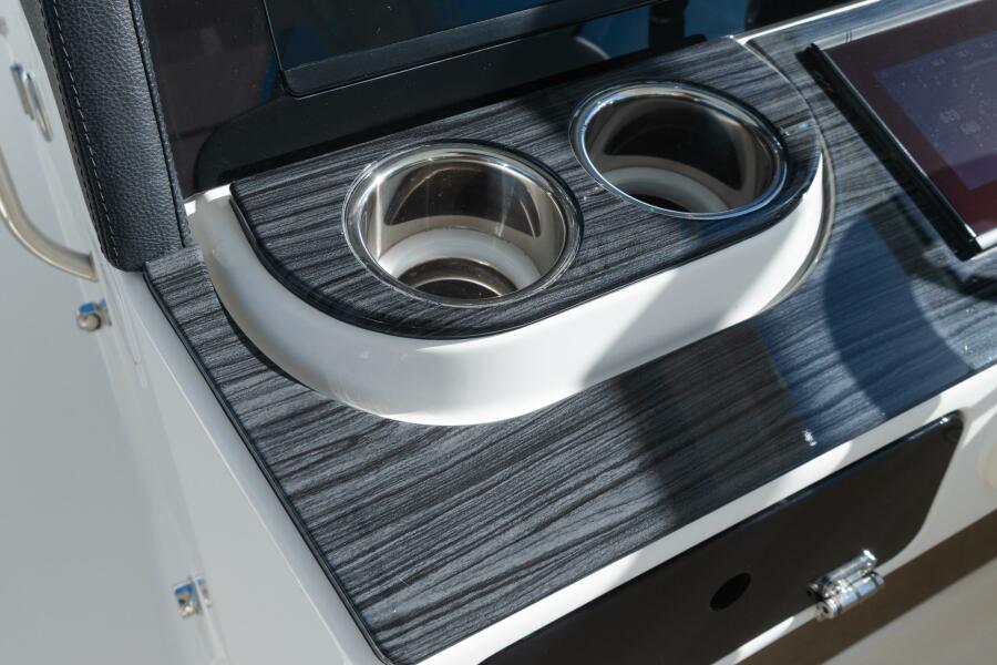 40' 2024 World Cat 400 DC-X