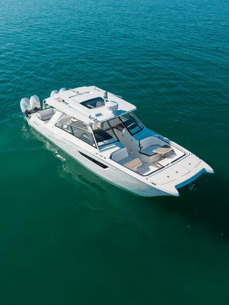 40' 2024 World Cat 400 DC-X