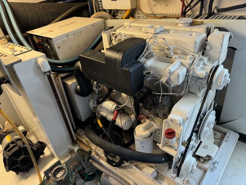 58' 1995 Viking 58 Convertible