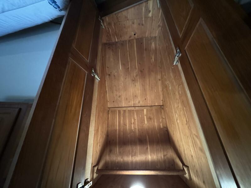 58' 1995 Viking 58 Convertible