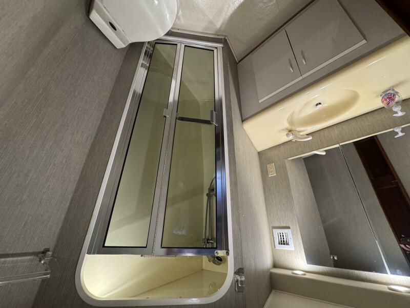 58' 1995 Viking 58 Convertible