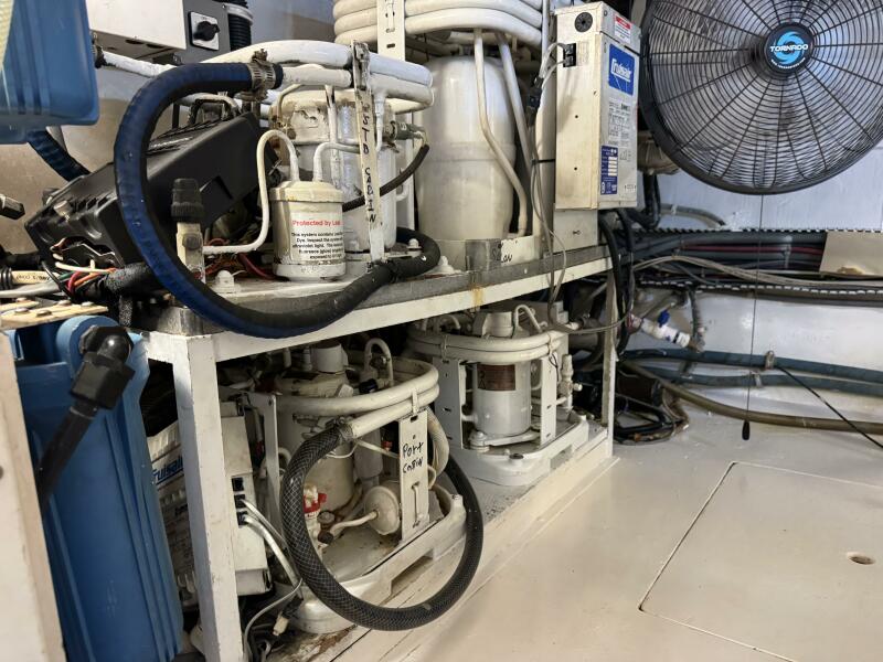 58' 1995 Viking 58 Convertible