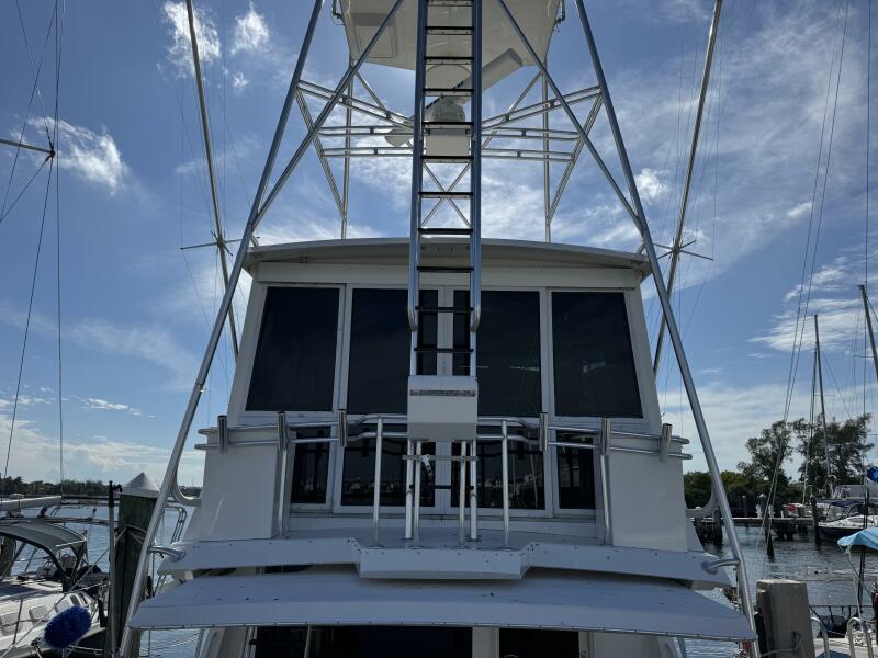 58' 1995 Viking 58 Convertible