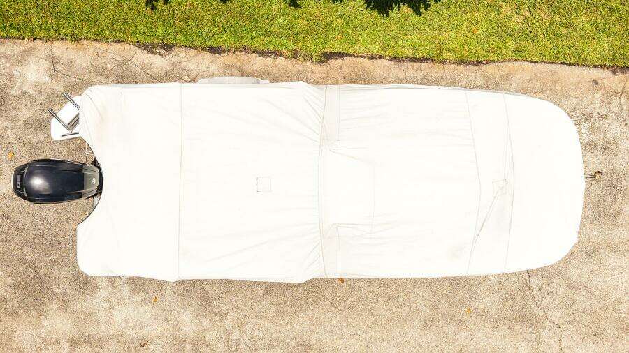 17ft Boston Whaler Yacht For Sale