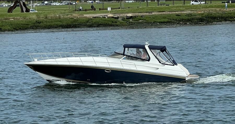 38' 2007 Fountain 38 Express Cruiser