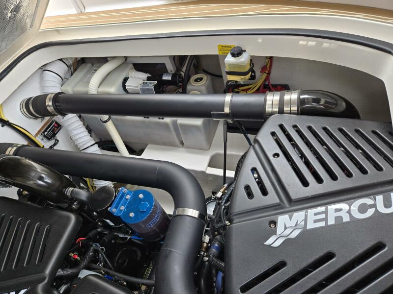 38' 2007 Fountain 38 Express Cruiser