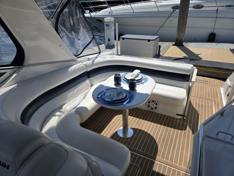 38' 2007 Fountain 38 Express Cruiser