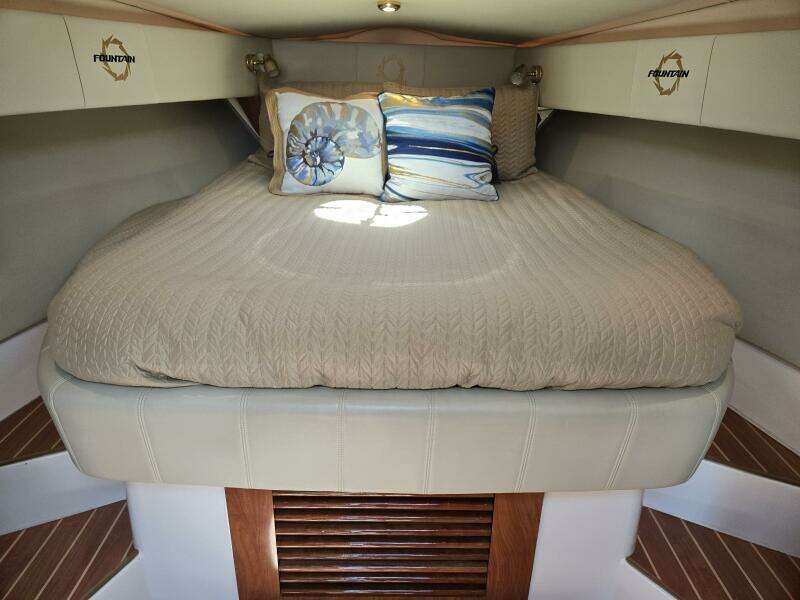38ft Fountain Yacht For Sale